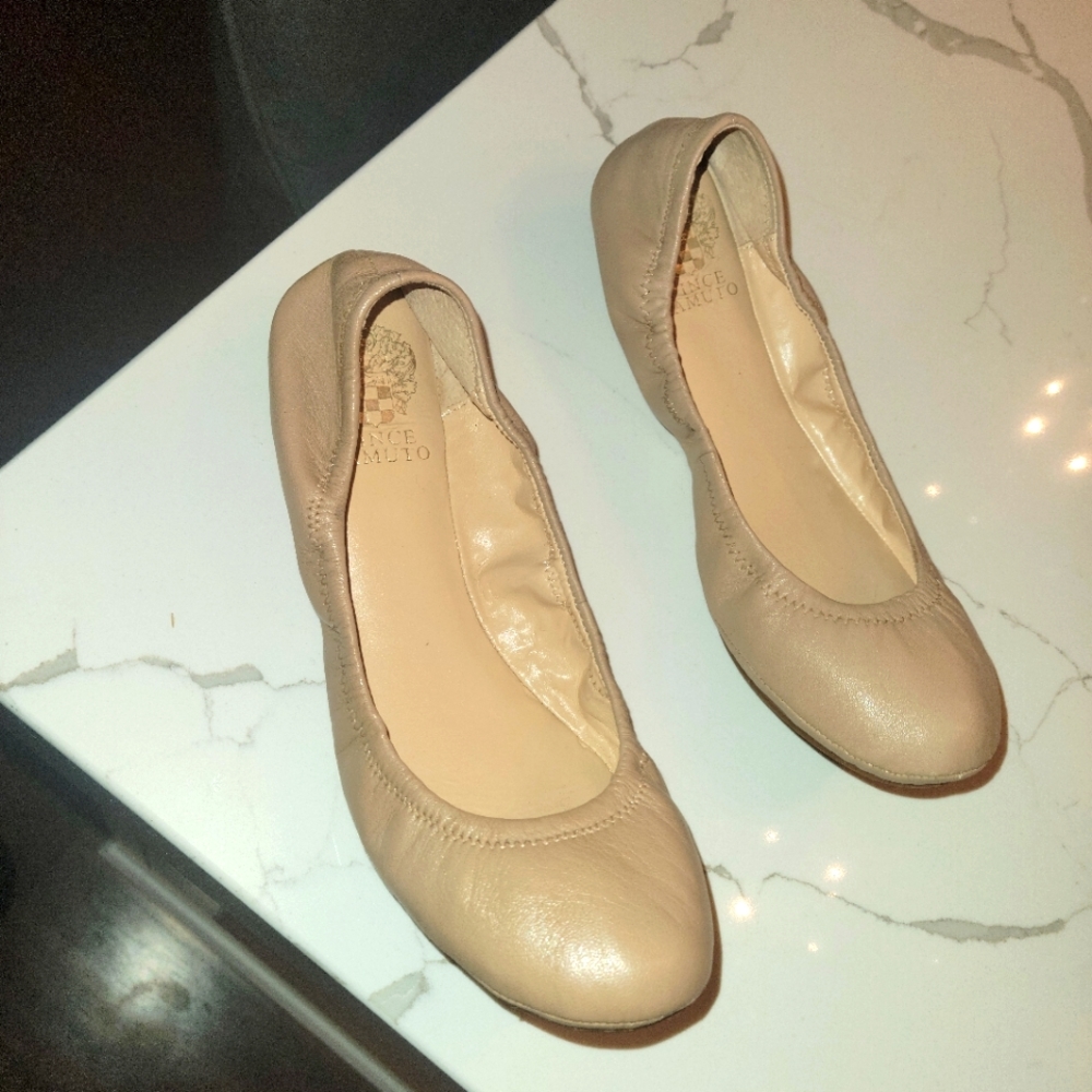 Vince Camuto nude flats